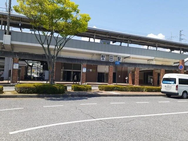 堅田駅まで900m