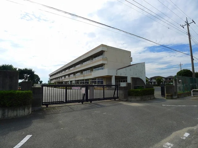 伊勢崎市立あずま北小学校まで1600m