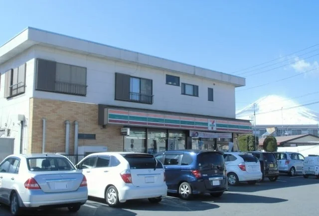 セブンイレブン御殿場向原店まで400m
