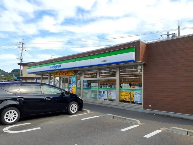 ファミリーマート笠岡富岡店まで550m