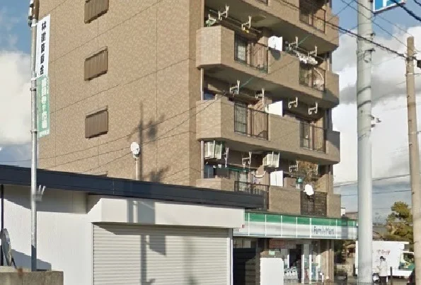 ファミリーマートまで350m