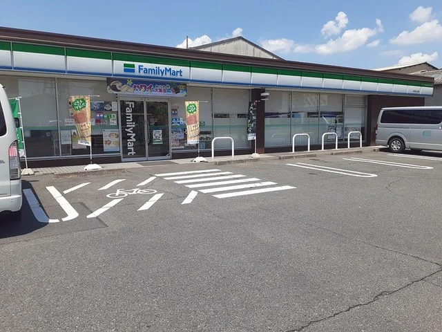 ファミリーマート中村岩上町店まで400m