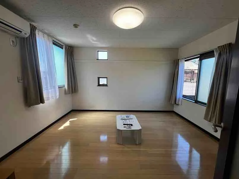 実際のお部屋と異なる場合がございます。