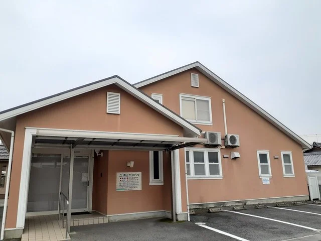 青山クリニック様まで749m