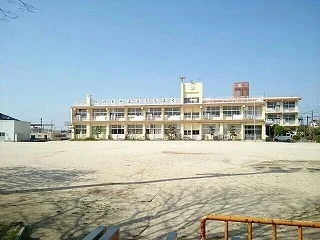 矢ヶ部小学校まで700m