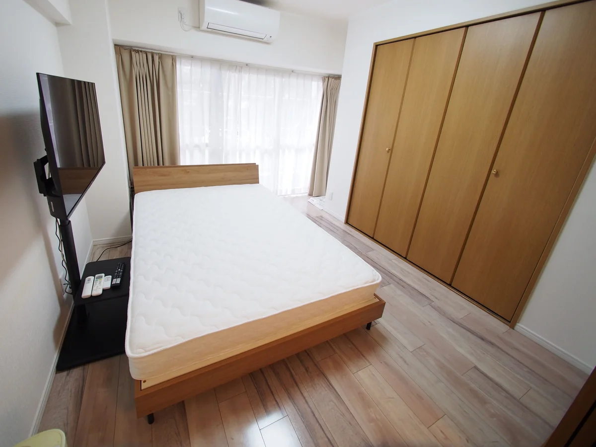 ダブルベットを採用！！6帖のお部屋なのでダブルベットを置いても余裕の空間です！