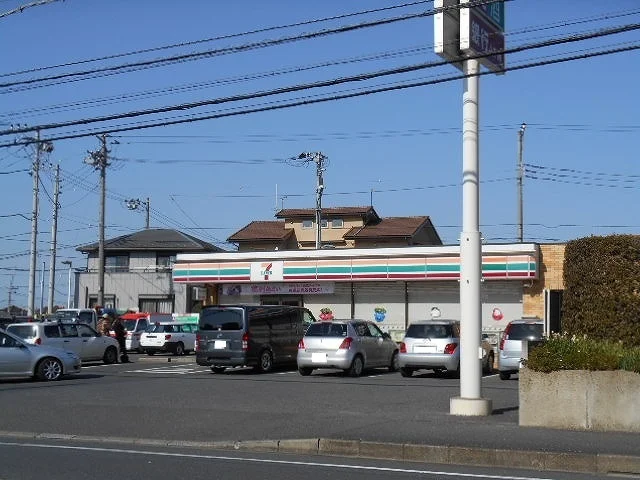 セブンイレブン市原郡本店まで600m