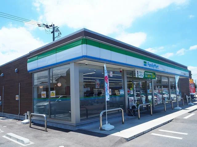 ファミリーマート富山鍋田店まで450m