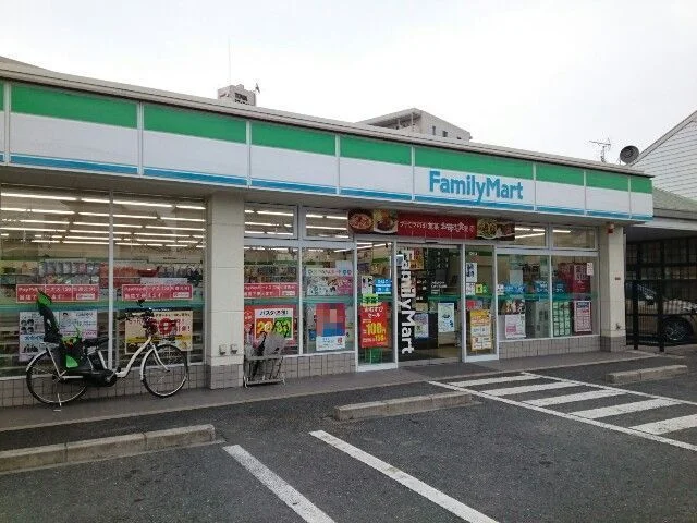 ファミリーマート様まで500m