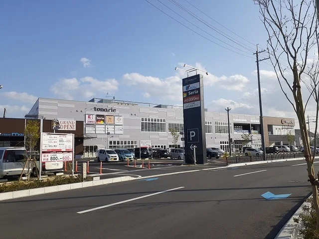 トナリエ様まで350m