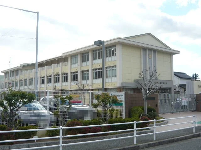 東野小学校まで350m