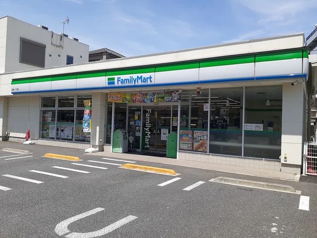 ファミリーマートまで121m