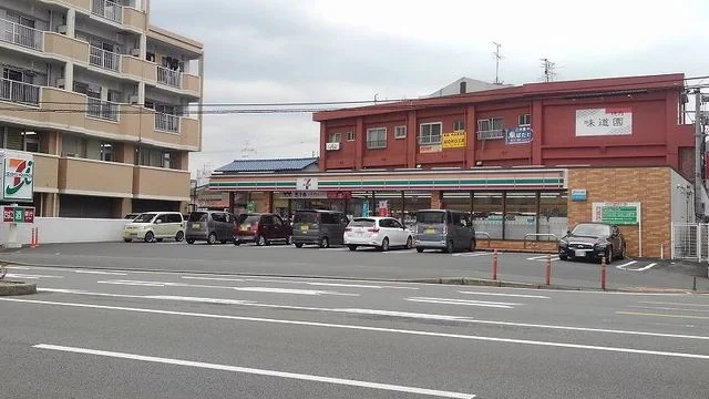 セブンイレブン小倉神岳２丁目店まで300m