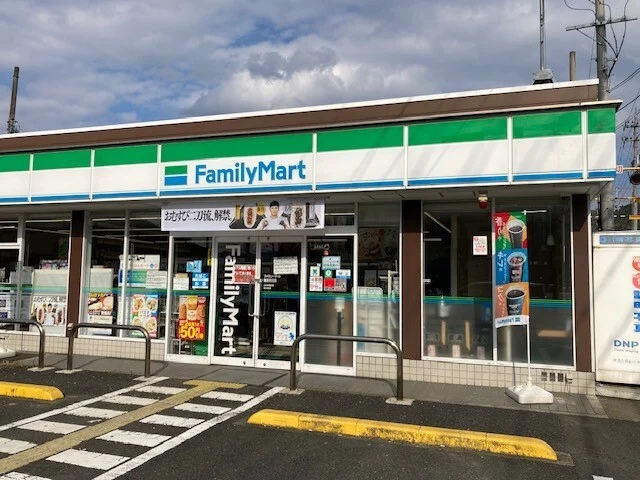ファミリーマート 舞鶴京田店まで450m