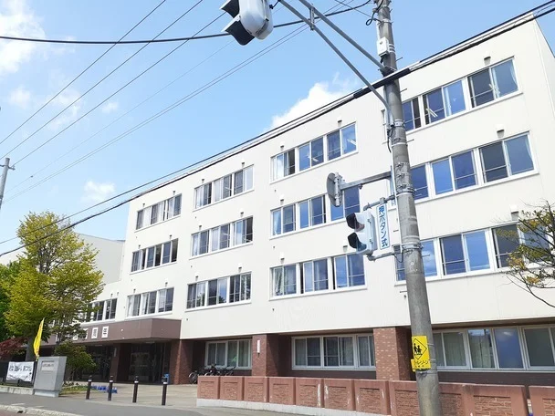 北郷小学校まで600m