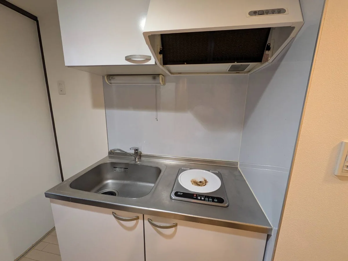 冷蔵庫はもちろん、レンジ、電気ケトルが導入されます。