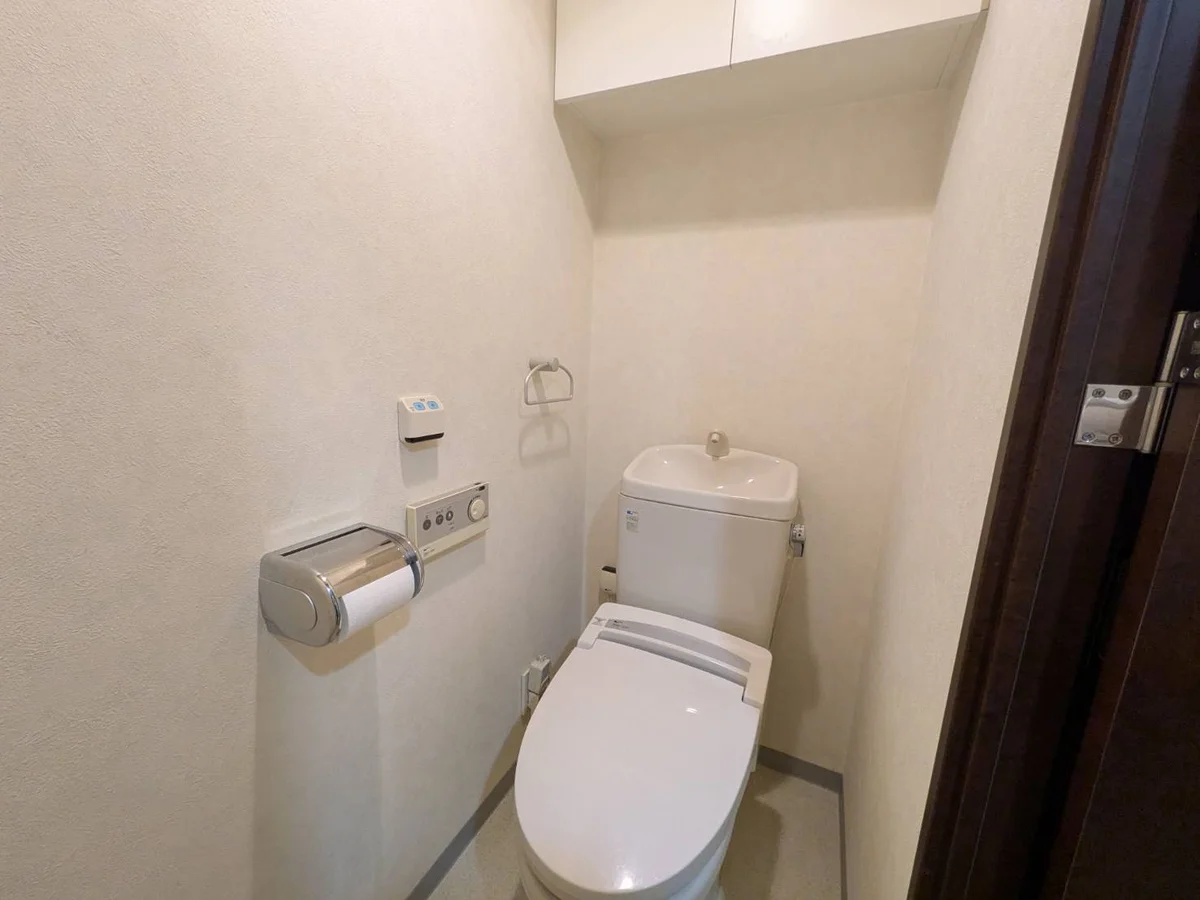 ウォシュレット付トイレです。