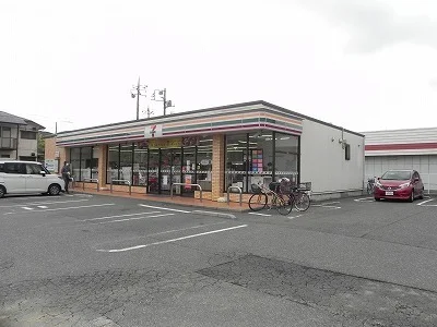 セブン・イレブン柏松葉町店まで900m