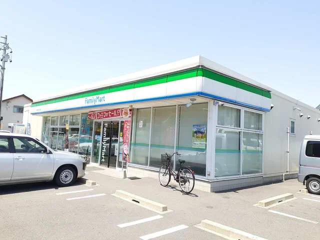 ファミリーマート  中央４丁目まで90m