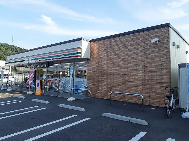 セブン-イレブン 湯梨浜田後店まで850m