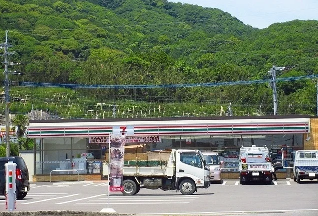 セブンイレブンまで1100m