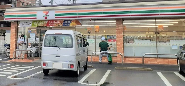 セブンイレブン 入間豊岡東店まで220m