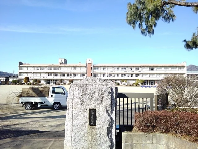 桜川市立岩瀬小学校まで400m