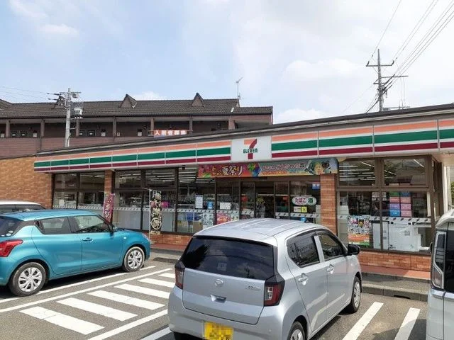 セブンイレブン前橋川原町店まで300m