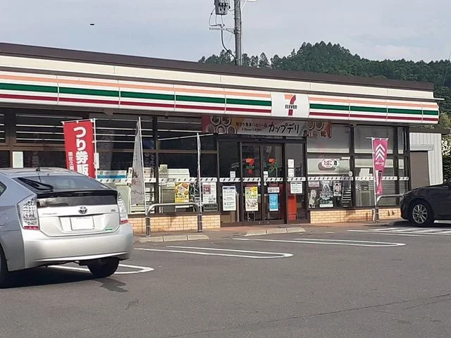 セブンイレブン小海豊里店まで2000m