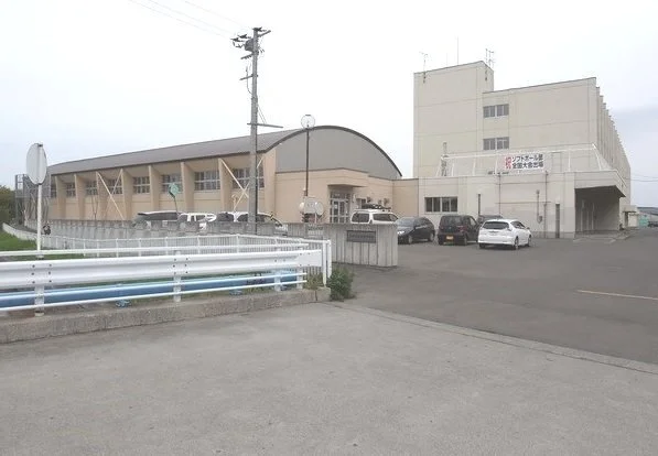 北都中学校まで1100m
