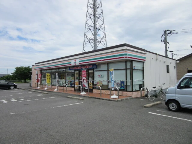 セブンイレブン八代古閑浜店まで500m