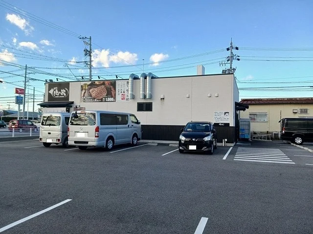 感動の肉と米まで1610m