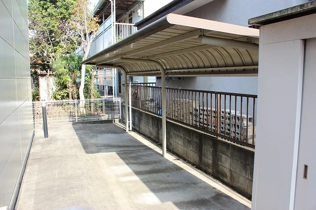 屋根付駐輪場
