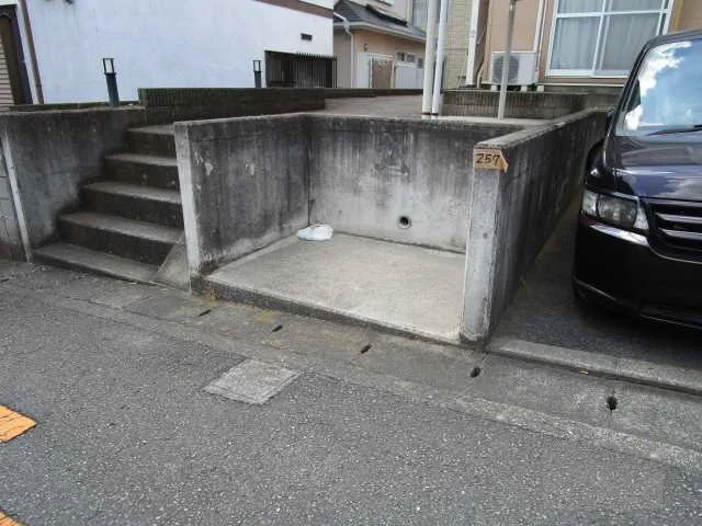 ゴミ捨て場