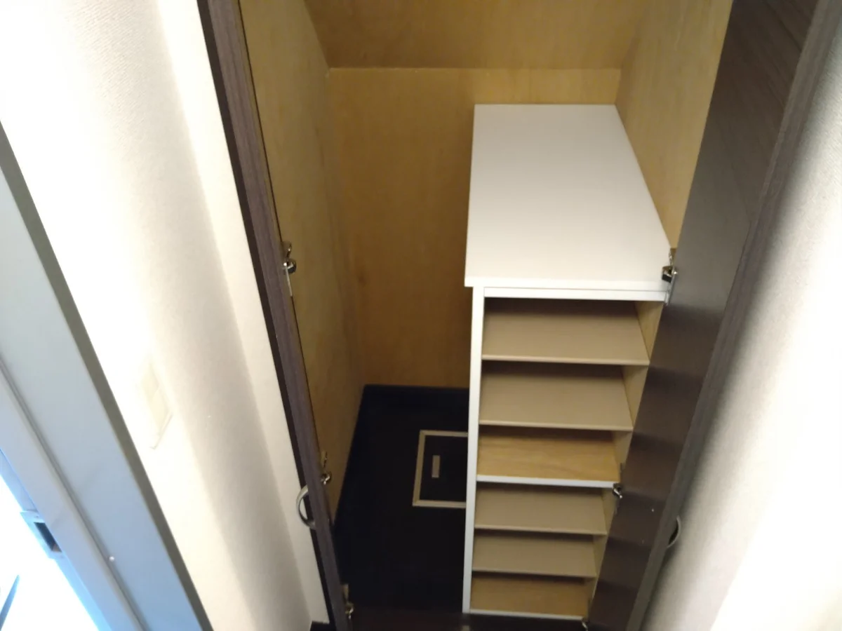 シューズボックス