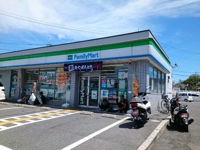 ファミリーマート様まで220m