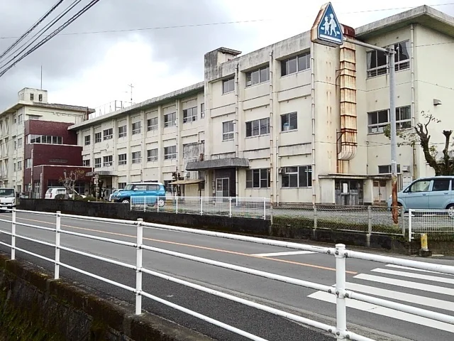長峰小学校まで650m