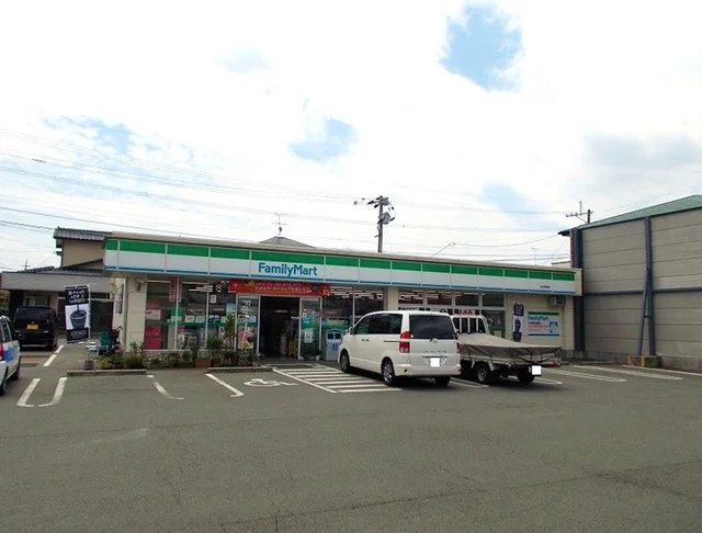 ファミリーマート　永江団地店まで500m