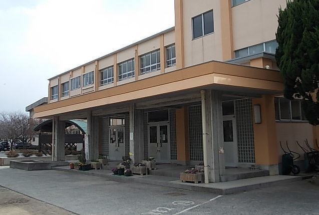 外江小学校まで850m