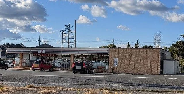 セブンイレブン館山真倉店まで450m