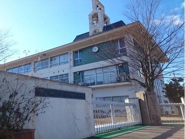 里庄西小学校まで550m