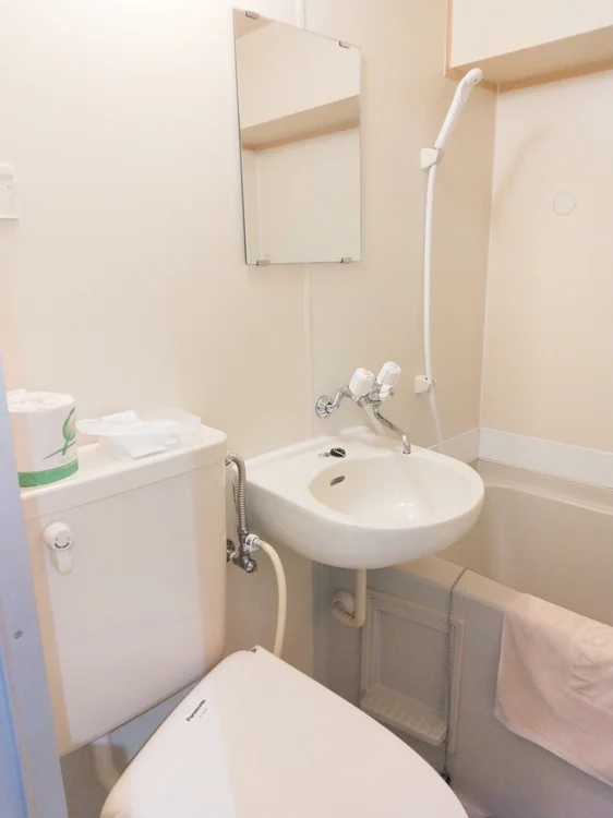 ユニットバス・テッシュペーパー・トイレットペーパー・備品は定期クリーニングで時に補充