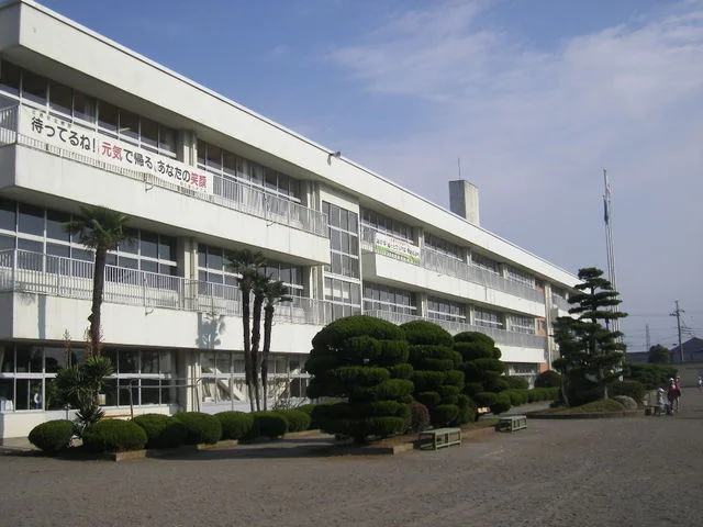 阿久津小学校まで2000m