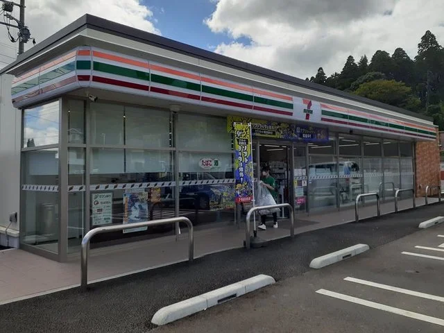 セブンイレブンまで1000m