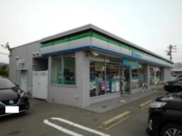 ファミリーマート長野しののい店まで800m