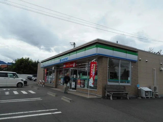 ファミリーマート松本波田三溝店まで800m