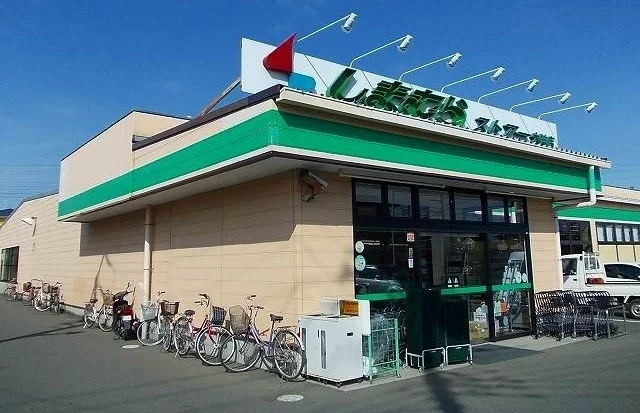 しまむらストアーまで800m