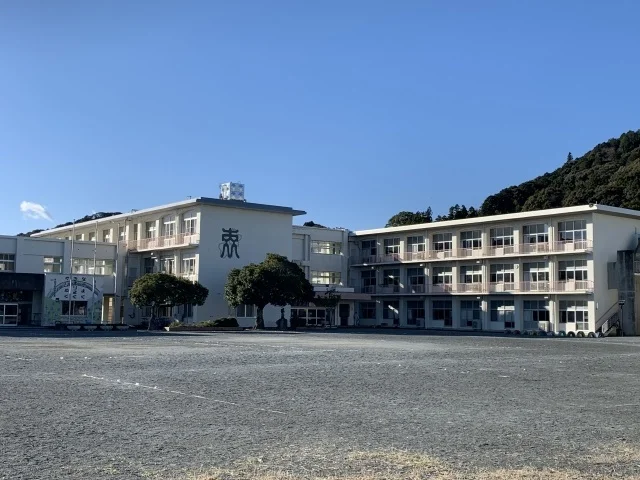 森小学校まで700m