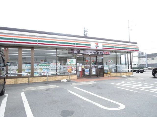 セブンイレブン松阪大津町店まで350m