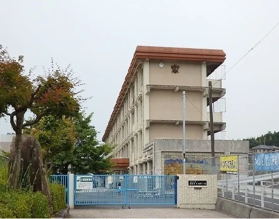 五日市観音中学校まで1100m